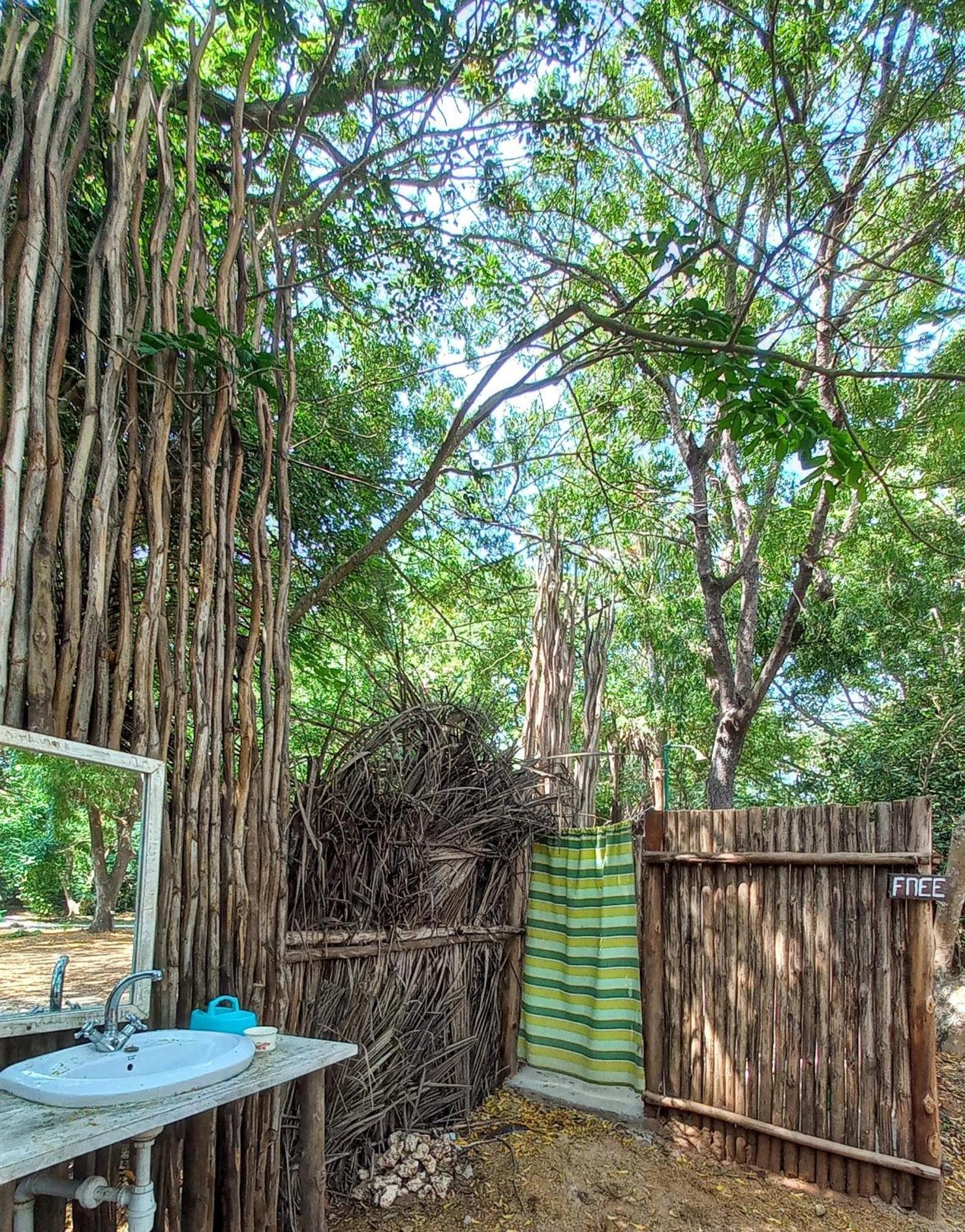 Bamba Kofi Tented Camp Watamu Bilik gambar